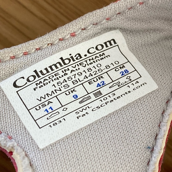 Columbia Size 11 Salmon Thong Sandals - Picture 2 of 8